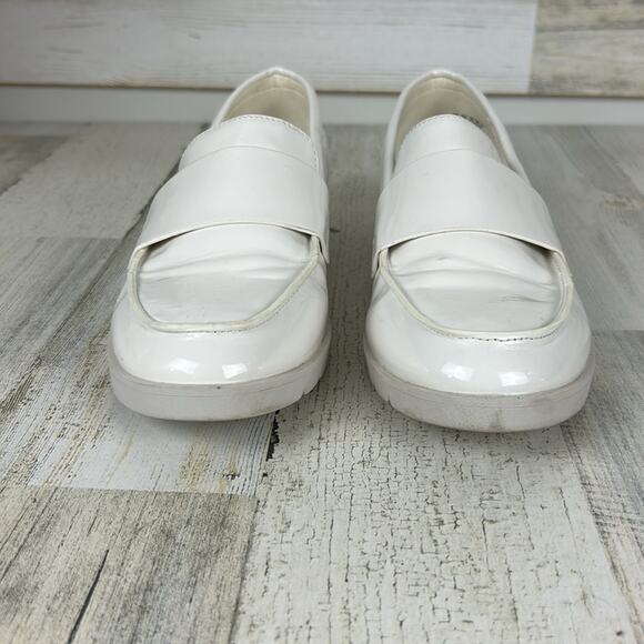 Kenneth Cole Reaction Womens 7.5 faux white patent leather oxford shoes low heel - Picture 3 of 9